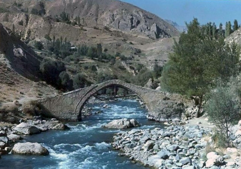 پل تاریخی روستاهای کندلو، گیلاس، کنارانجام و نوا
