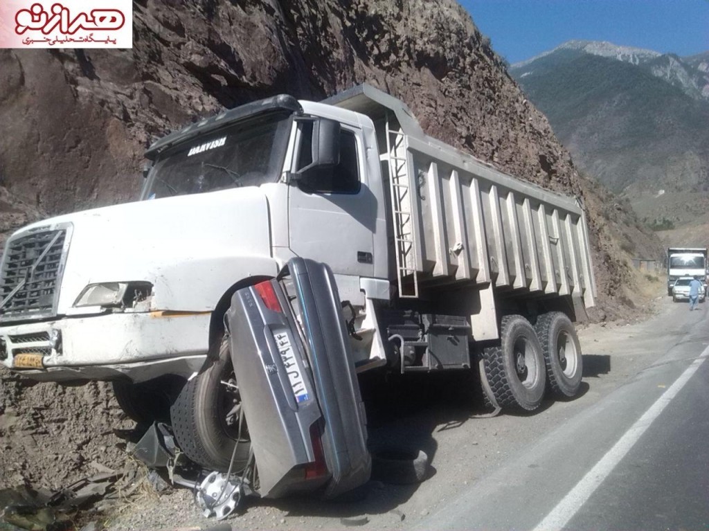 تصادف مرگبار کامیون و پژو در جاده هراز